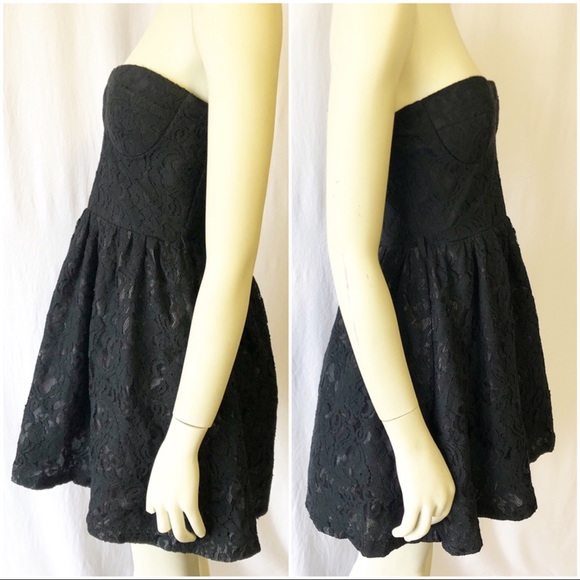 Sans Souci Medium Strapless Black Lace Dress - Picture 2 of 8